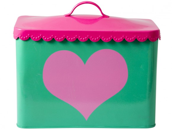 Metal bread box with pink heart by RICE Denmark