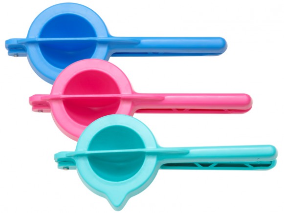 Citrus squeezer in assorted colours by RICE Denmark