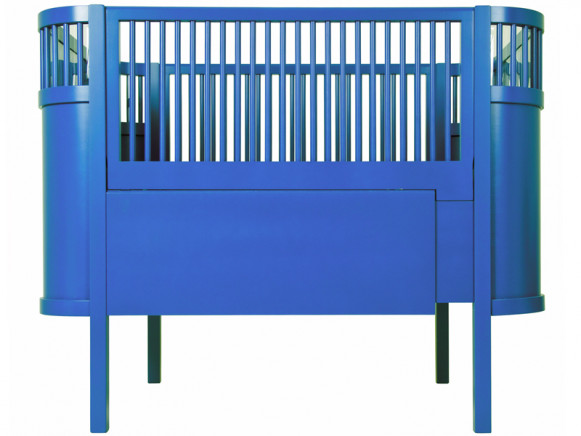 Kili baby and junior bed in blue by Sebra